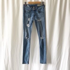Rag & Bone distressed light wash Skinny Jeans 24